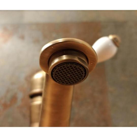 meridiana med mosadz biela keramika jednopakova bateria umyvadlova kohutika mediteransky retro vintage elegantny klasicky kupelna sanitarny renovacia.jpg